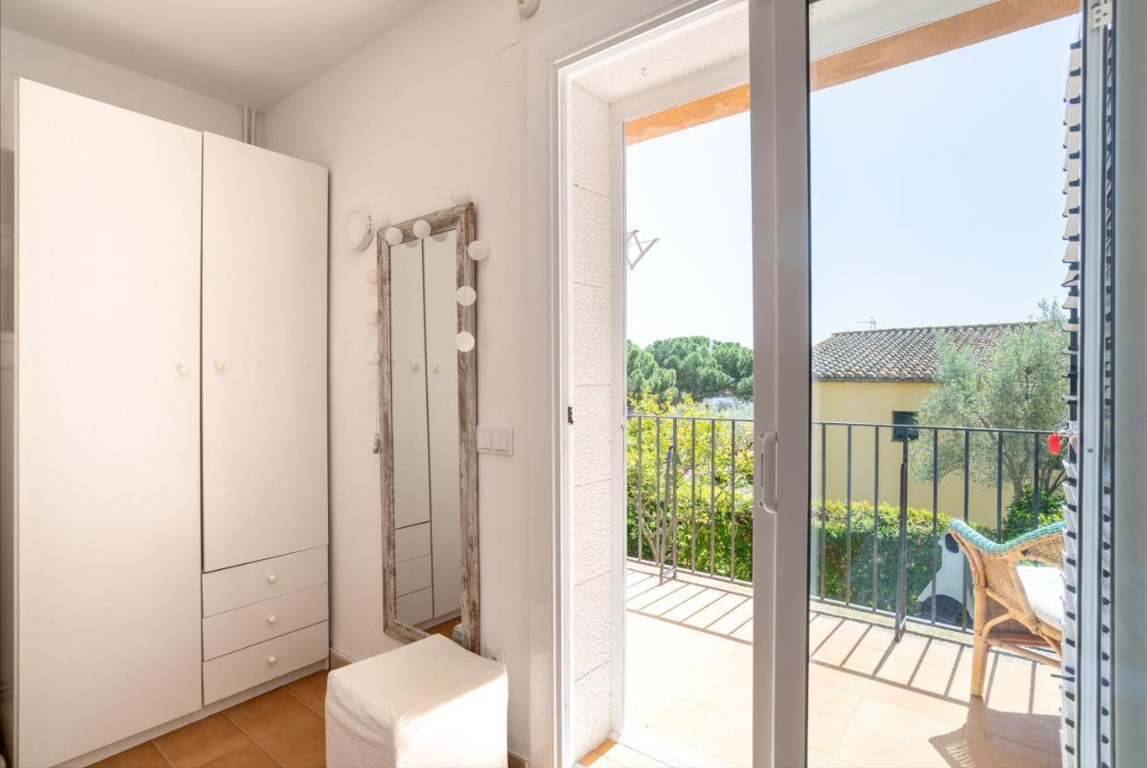 Bonita Casa Adosada Con Jardin Privado Y Piscina Comunitaria Calella De Palafrugell Exterior foto