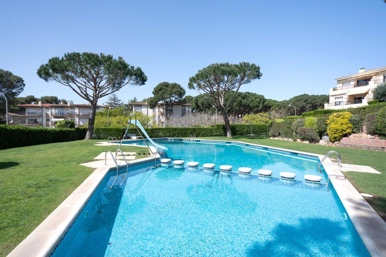 Bonita Casa Adosada Con Jardin Privado Y Piscina Comunitaria Calella De Palafrugell Exterior foto