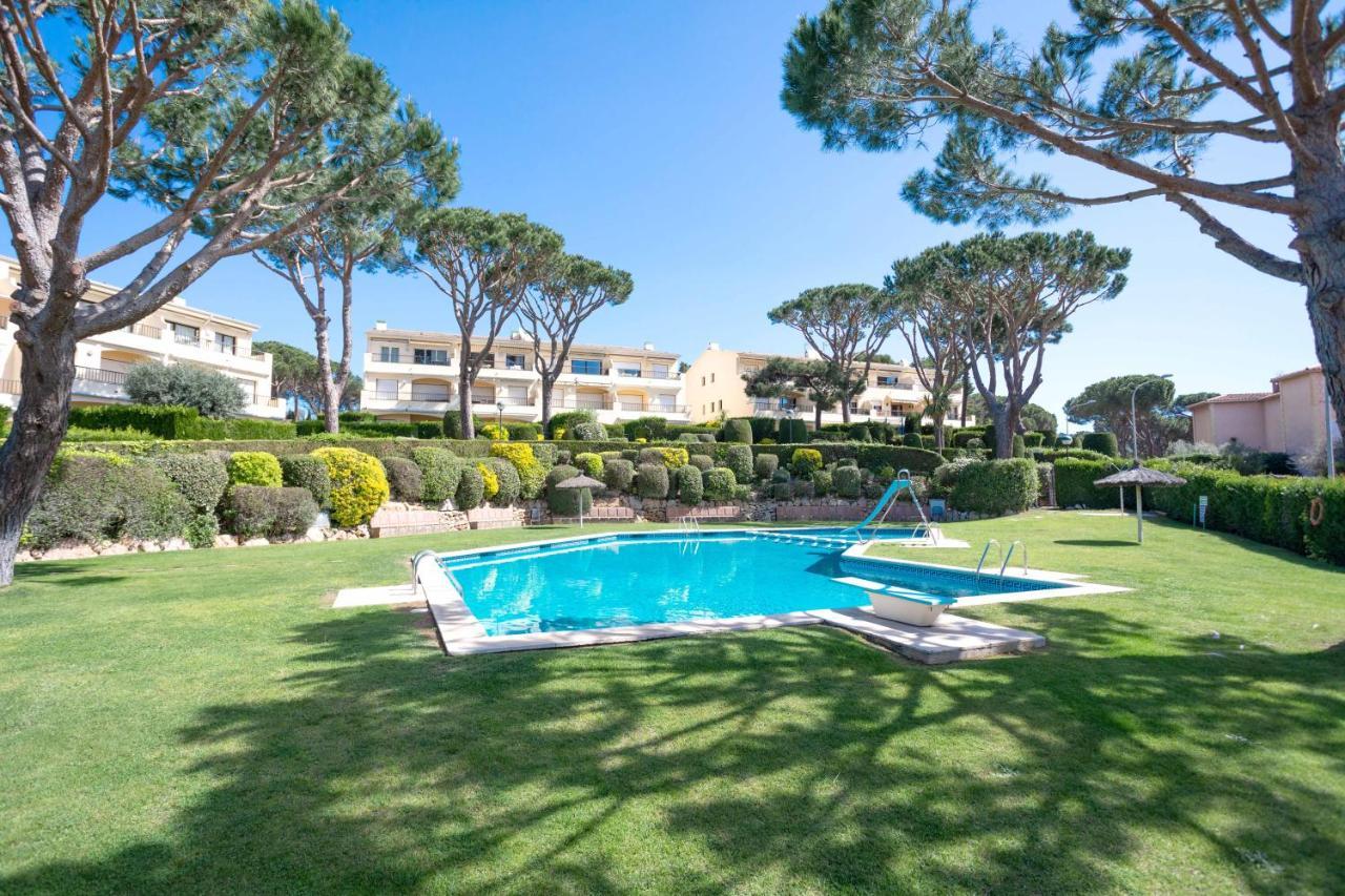 Bonita Casa Adosada Con Jardin Privado Y Piscina Comunitaria Calella De Palafrugell Exterior foto