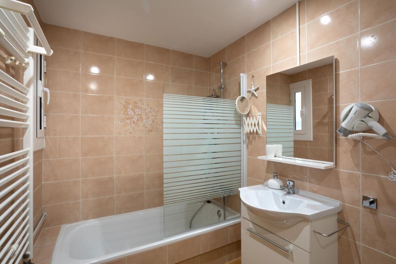 Bonita Casa Adosada Con Jardin Privado Y Piscina Comunitaria Calella De Palafrugell Exterior foto
